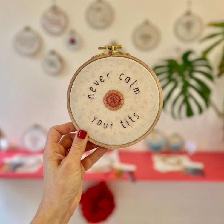 χειροποίητο κέντημα σε τελάρο never calm your tits thread jar